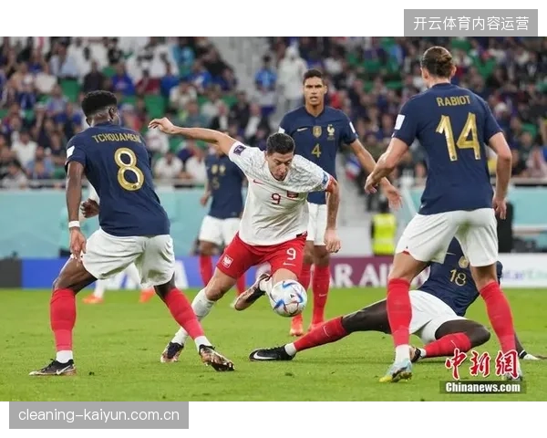 维尼修斯携出色俱乐部数据备战世界杯，其在国家队将承担更多肋部爆破任务