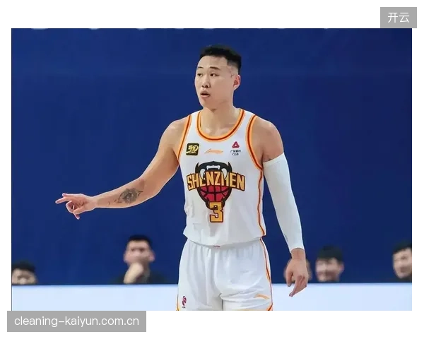 深圳队凭借高效的转换进攻体系崛起，贺希宁与外援串联盘活全队